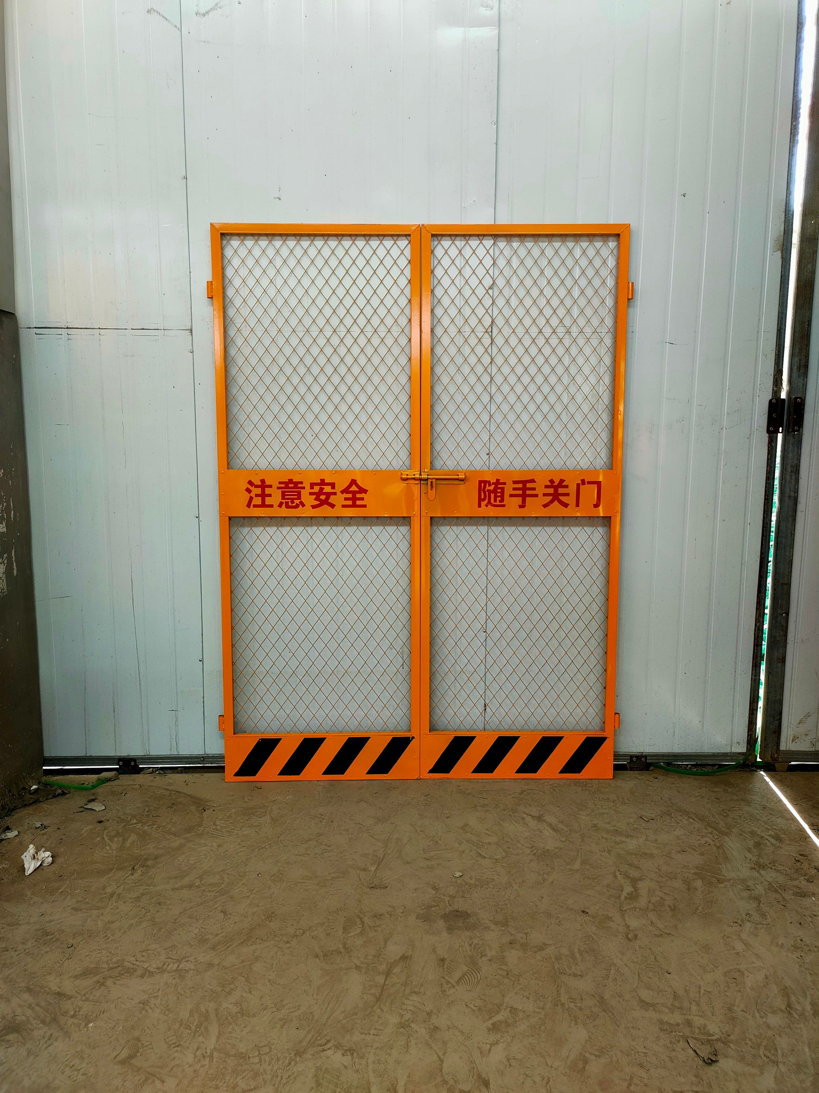 施工安全网电梯门